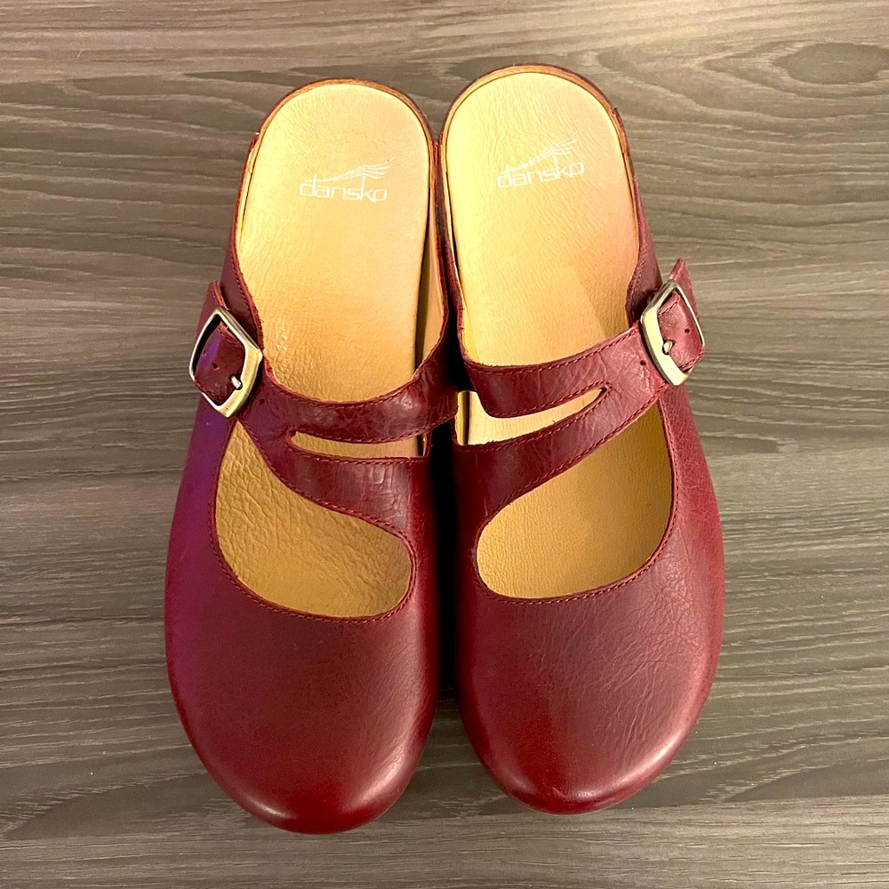 NWOT Dansko Clogs Sz 41